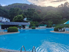 Apartamento Piscina Cinematográfica em Petrópolis-Itaipava